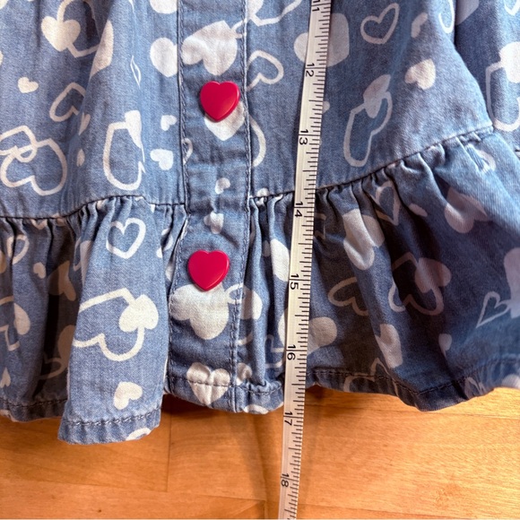 Little Lass denim dress with hot pink buttons & sunglasses | NWT | 12 months - Picture 11 of 14